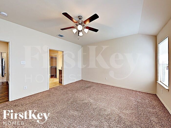 Building Photo - 638 Canvas Ct