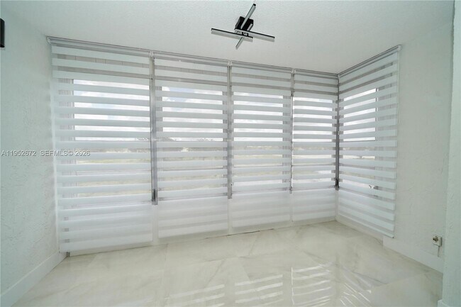 Building Photo - 2551 Aragon Blvd