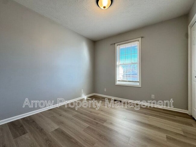 Building Photo - 7355 S 20th St