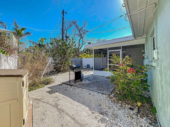 Building Photo - 207 75th St