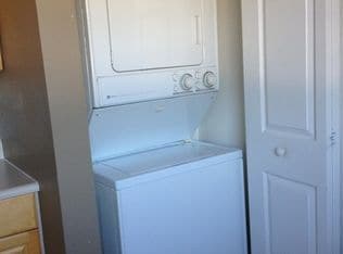 Building Photo - 4911 N Wolcott Ave