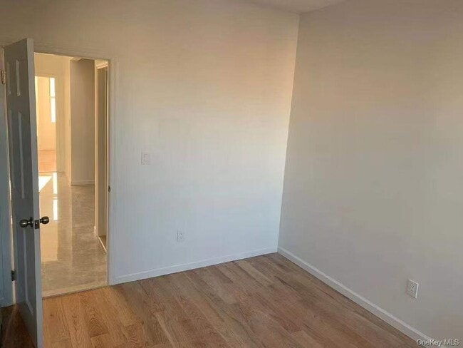 Building Photo - 325 45th St