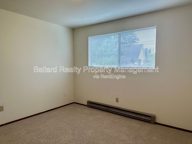 Building Photo - 2015 NW 62nd St