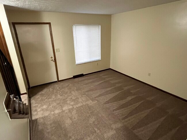 Livingroom - 3197 Cedar Grove Pl S