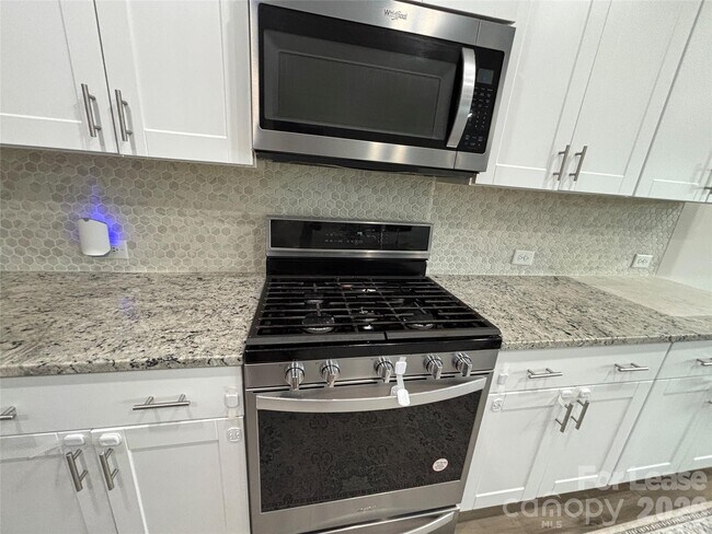 Building Photo - 1019 Clementine Rd