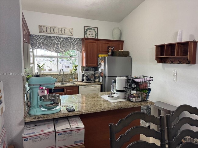 Building Photo - 6405 SW 132nd Ct Cir