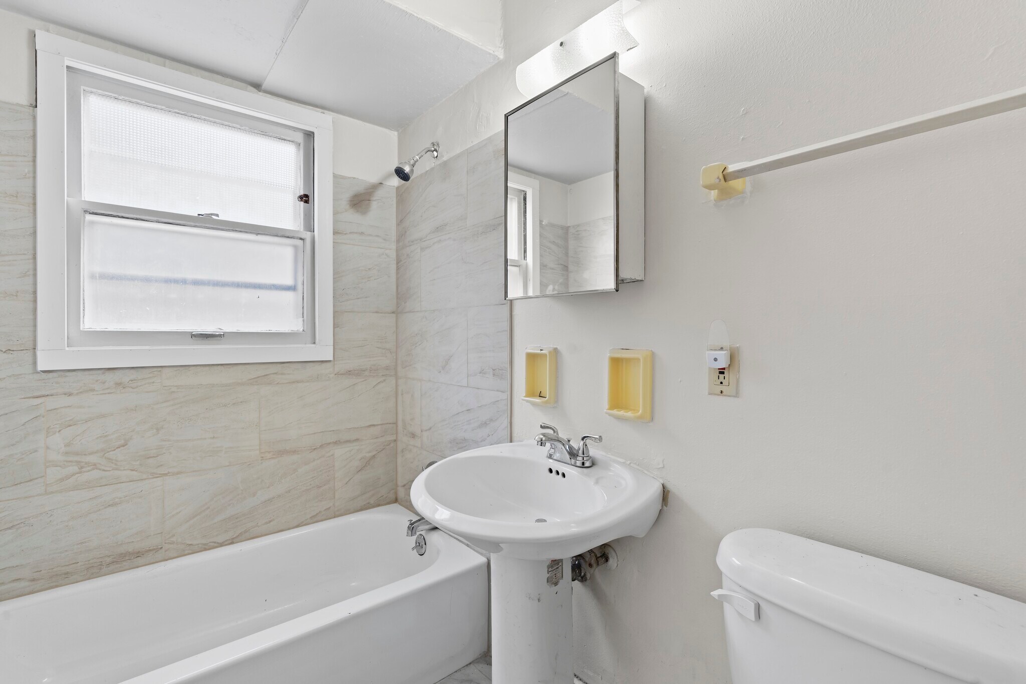 Building Photo - 3216 N Downer Ave