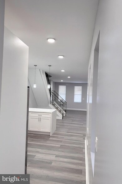 Building Photo - 3841 N Sydenham St