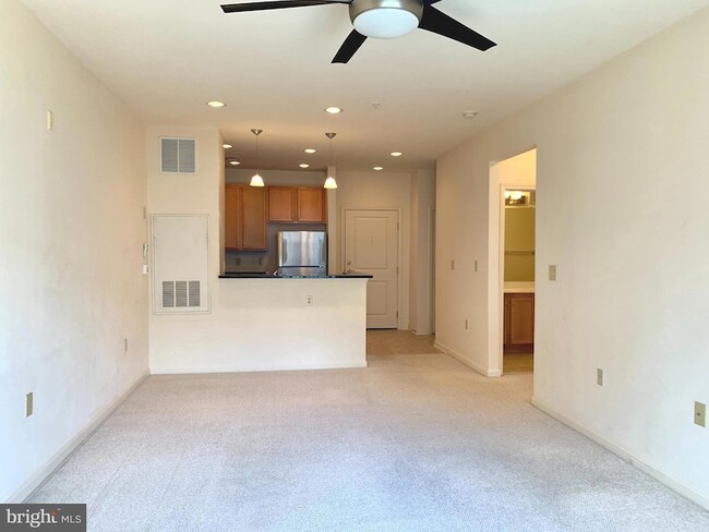 Building Photo - 2655 Prosperity Ave