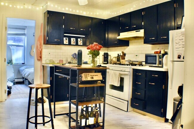 Building Photo - 158 Salem St