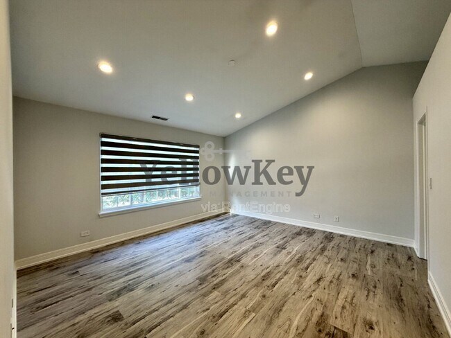 Building Photo - 272 Blue Spruce Ln