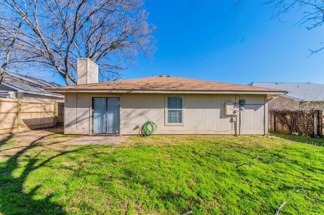 Building Photo - 7512 Down Hill Dr