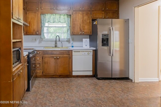 Building Photo - 5039 Winchester Dr S