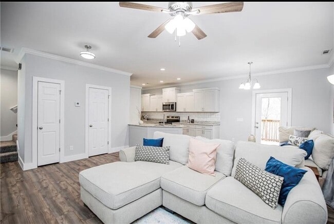 Building Photo - 43 Allendale Dr