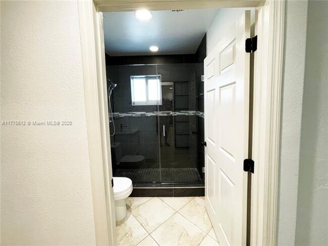 Building Photo - 1395 SW 59th Ave