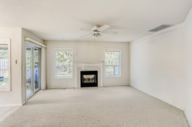 Building Photo - 374 NE 49th Ave