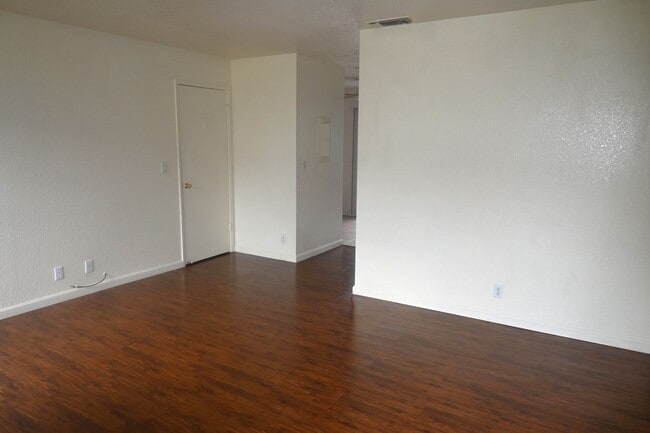 Building Photo - 8272 Center Pkwy