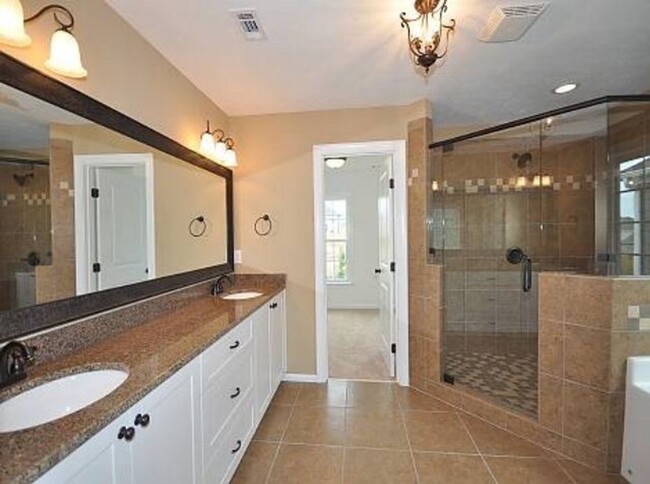 Building Photo - 5435 Everlook Cir