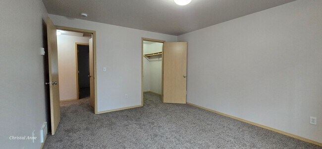 Building Photo - 3 Bedroom 2 bath in Lake Limerick