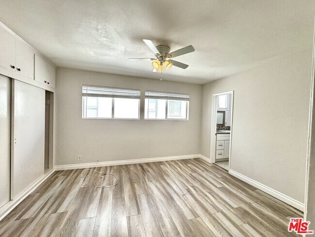 Building Photo - 226 S Gale Dr