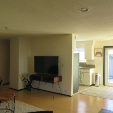 Building Photo - 1524 NE Junior St