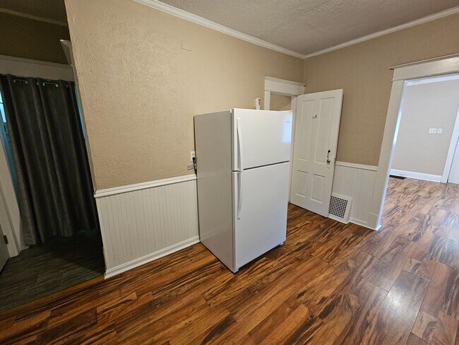 Building Photo - 519 Howard St