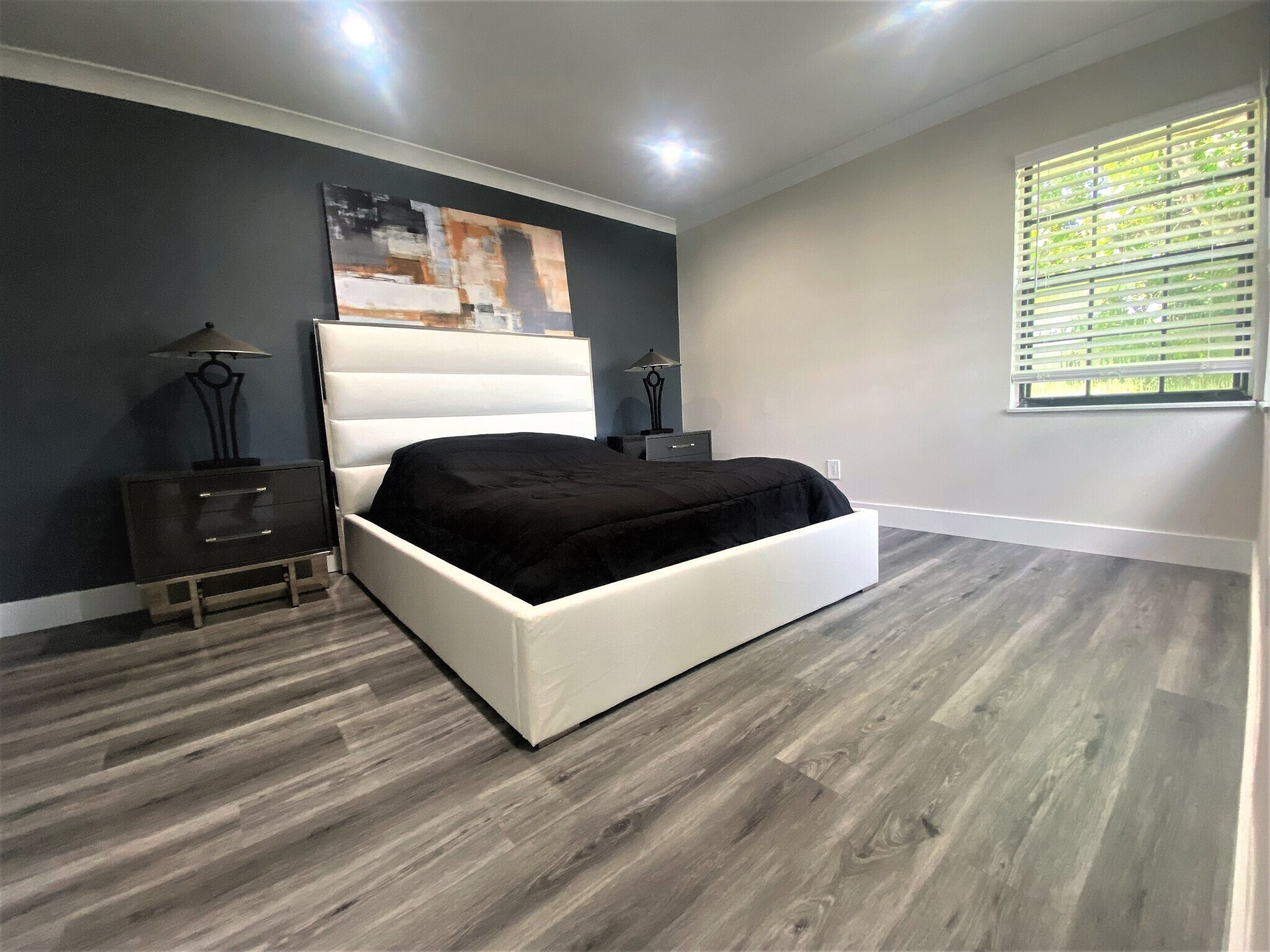 Building Photo - 273 SW Sterret Cir