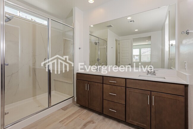 Building Photo - 10135 E Ulysses Ave