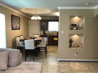 Modern, Clean and Spacey - 3704 Fairmont Ave