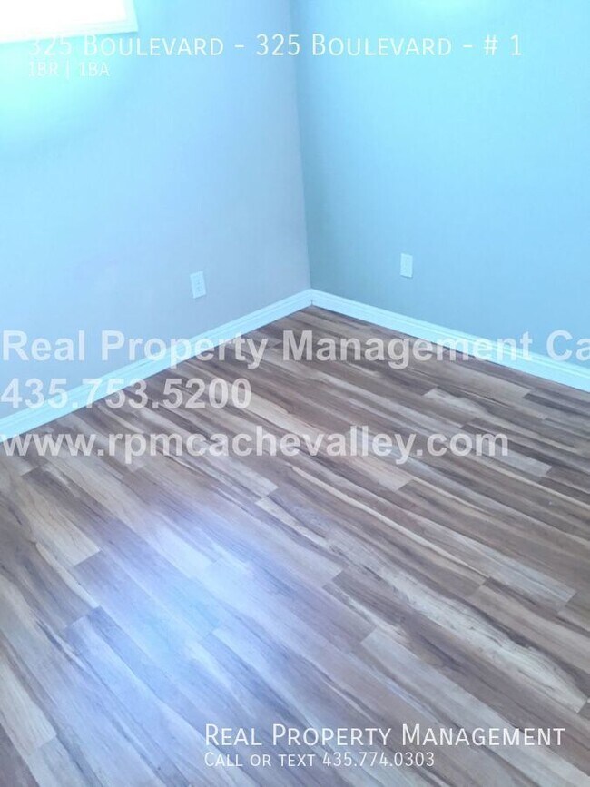 Building Photo - 325 Boulevard St