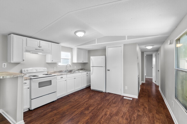 Building Photo - 107 Jodoc Dr