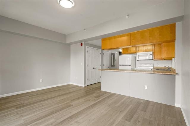 Building Photo - 1214 Walnut Ave