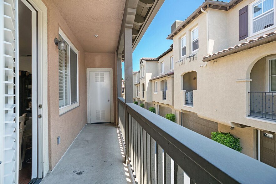 Building Photo - 13325 Via Costanza