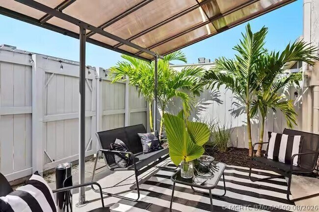 Building Photo - 2015 NW 37th Terrace