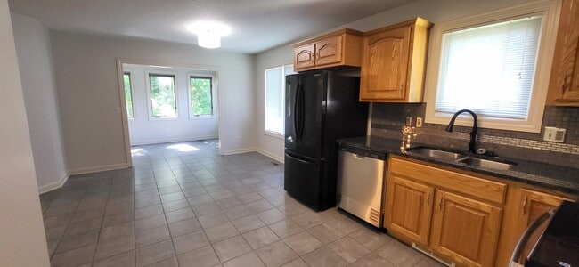 Building Photo - 3015 Hedgerow Pass