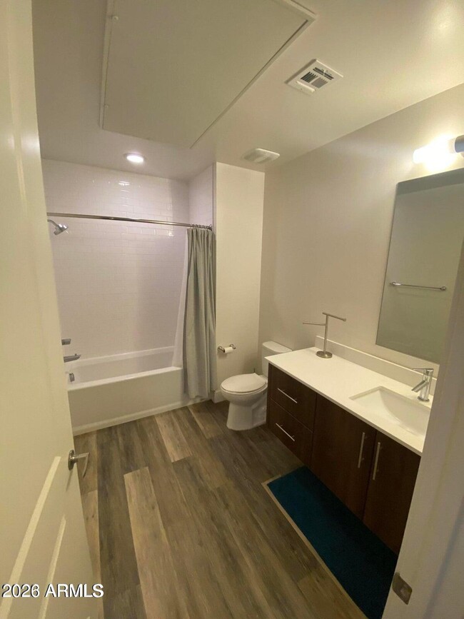 Building Photo - 7300 E Earll Dr