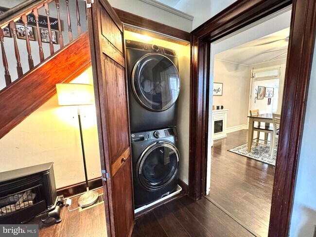 Building Photo - 425 Juniper St