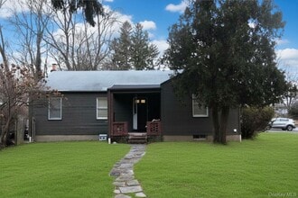 Building Photo - 1 Hadassah Ln