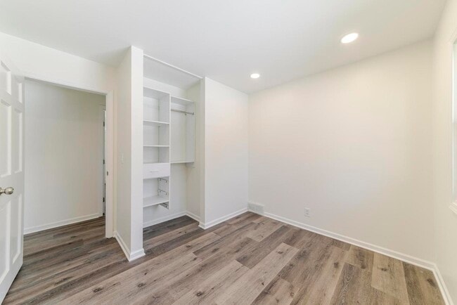 Building Photo - 1008 S 10th Ave