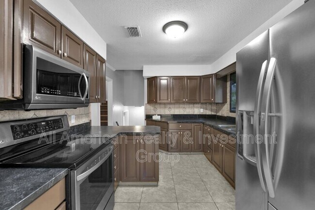 Building Photo - 20 Dogwood Ln