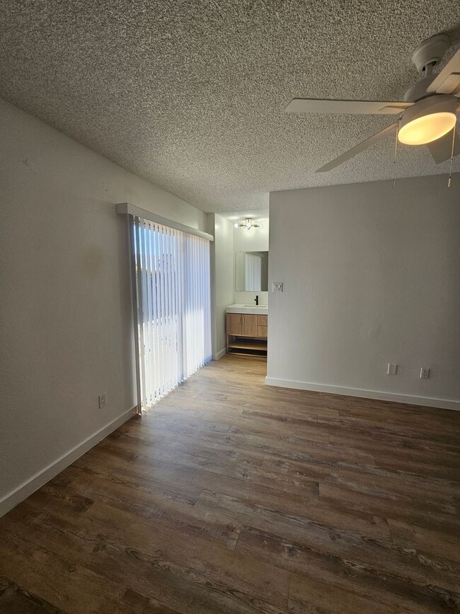 Building Photo - 3 bd with office -N. Phx - 1 story single ...