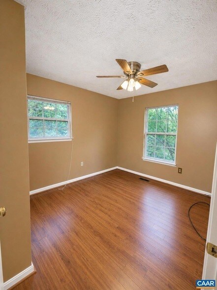 Building Photo - 330 Wood Dr
