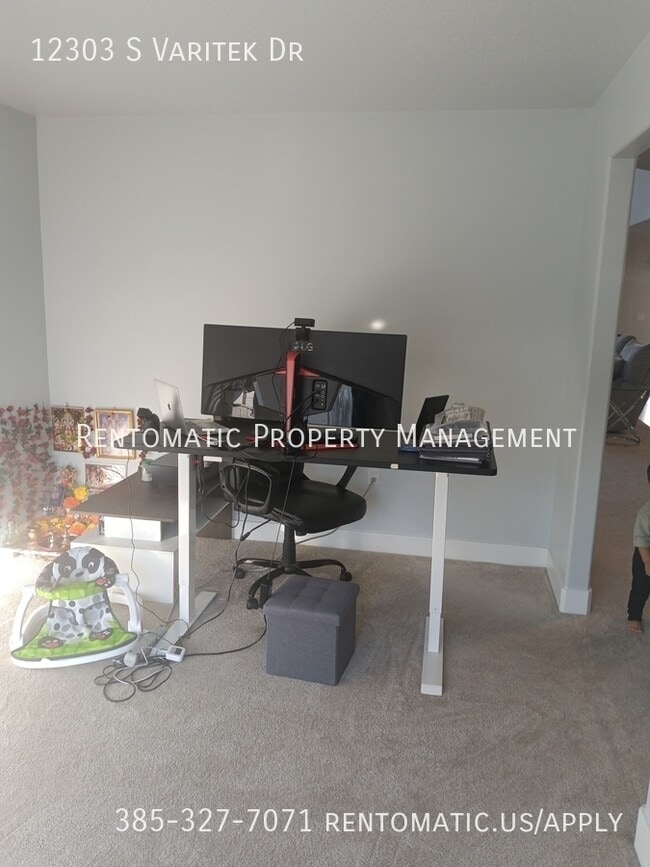 Building Photo - 12303 S Varitek Dr