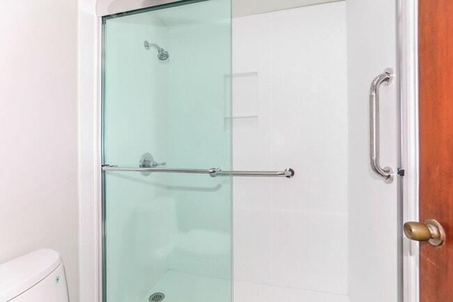 Building Photo - Naniwa Gardens - 1 bdrm/1 bath/1 covered p...