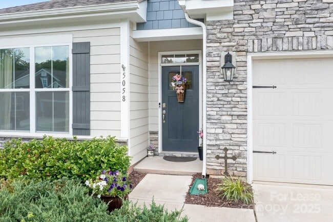 Building Photo - 5058 Antebellum Dr