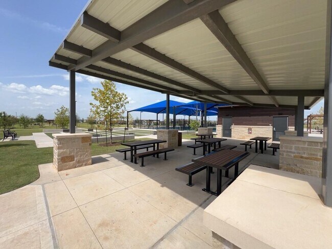 Building Photo - 2829 Shimmer Edge Dr