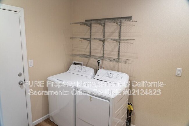 Building Photo - 5572 Amnest Way