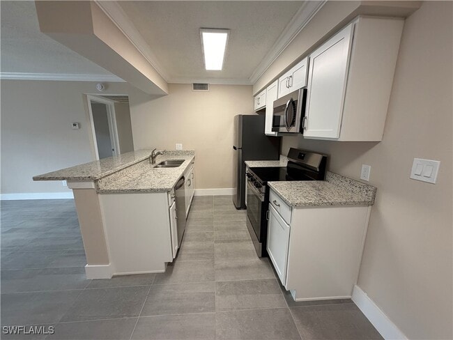 Building Photo - 5317 Summerlin Rd