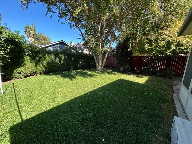 Building Photo - REDUCED!!!