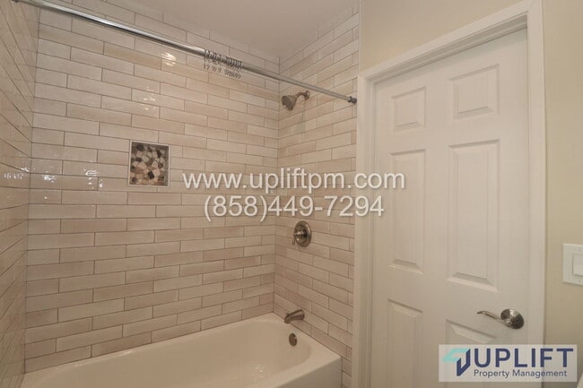 Building Photo - 766 S Grade Rd